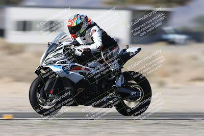 media/Dec-01-2025-Moto Forza (Mon) [[2daa91e15f]]/1-Advanced Group/Session 3 Turn 3 Exit Bump Pans/